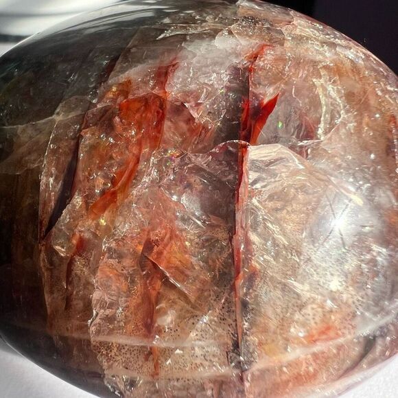 Fire Quartz Crystal Large Palmstone with‎ Rainbow Flash - Picture 3 of 12
